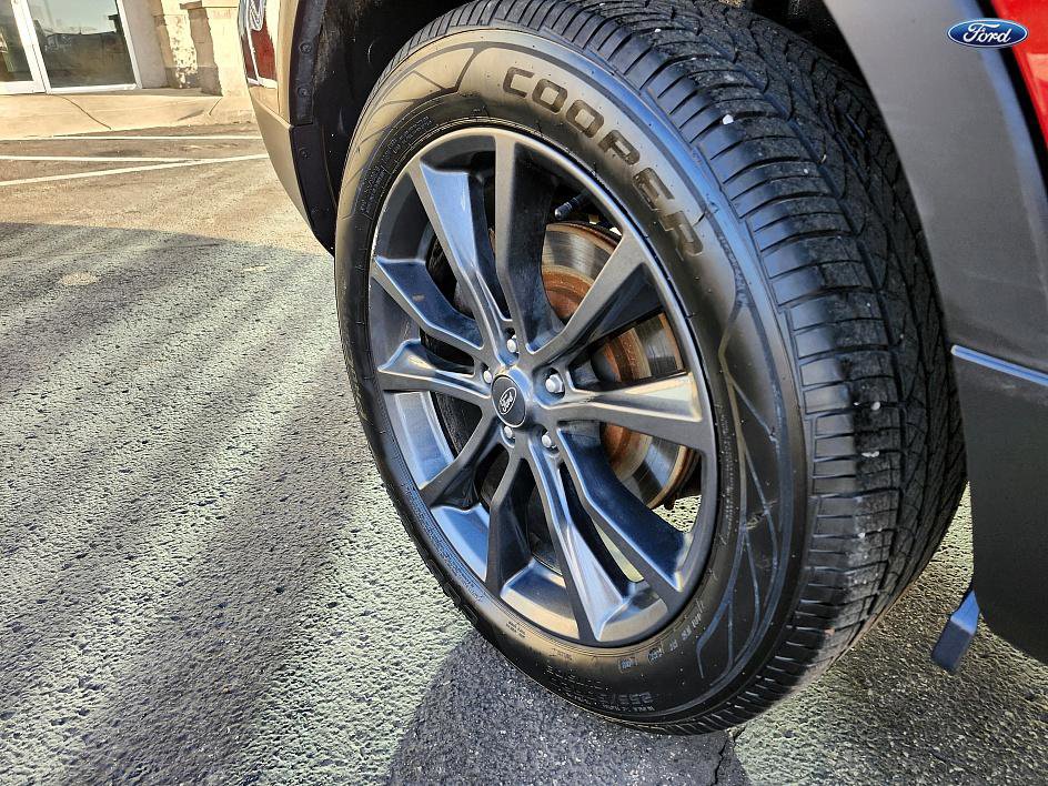 Used 2017 Ford Explorer XLT w/ Equipment Group 202A image 38