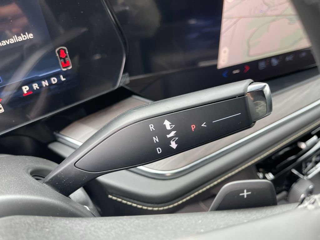 New 2025 Chevrolet Suburban Premier AWD/4WD image 20