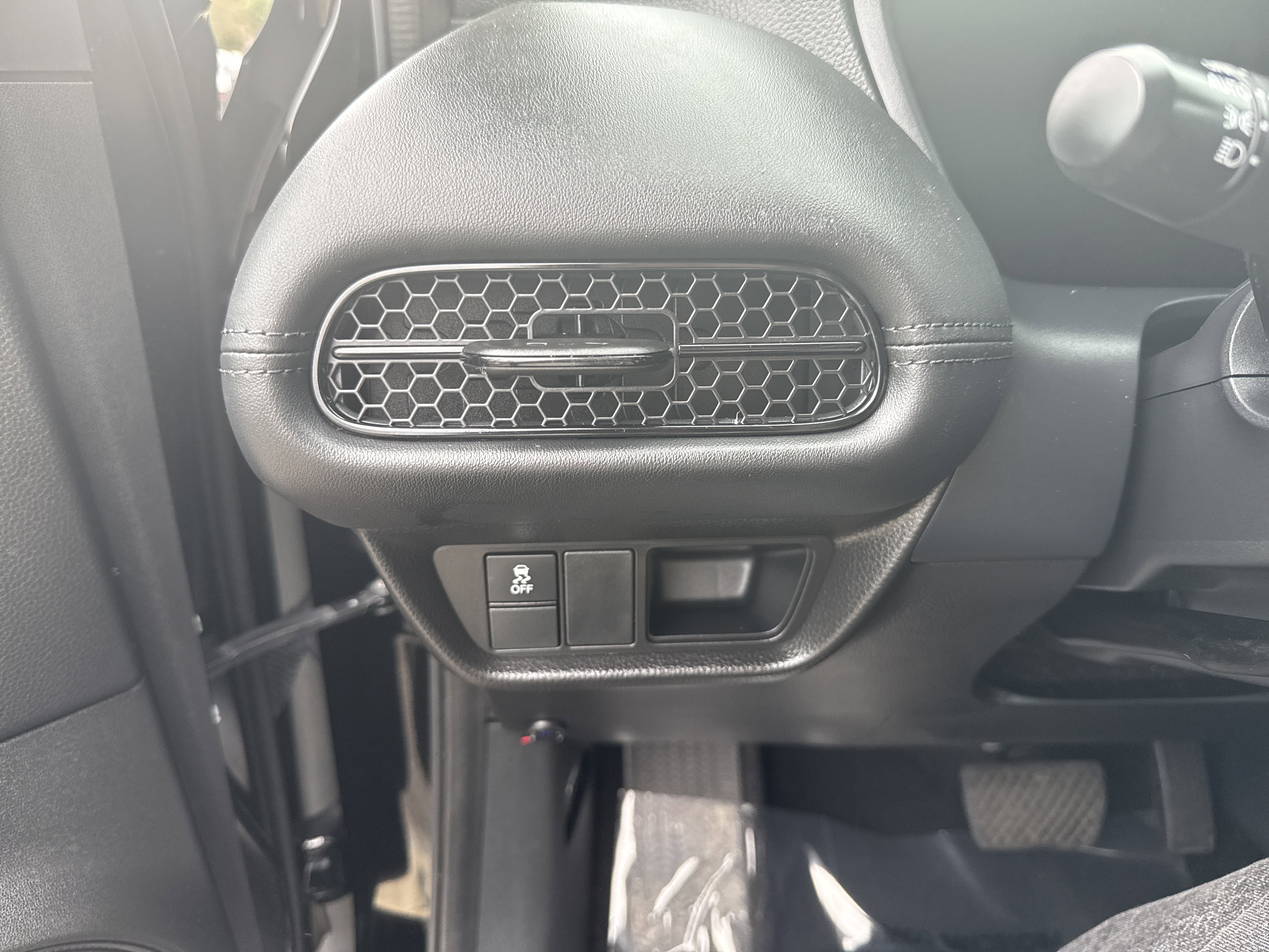 Certified 2023 Honda HR-V LX image 18