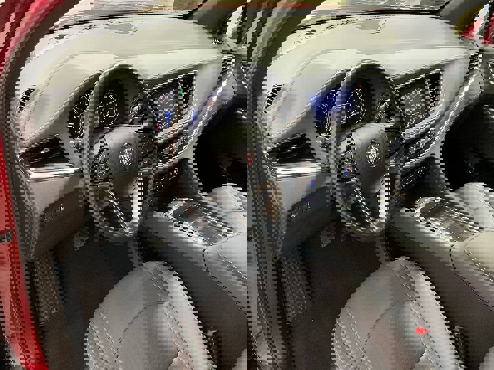 Used 2024 Buick Enclave Essence image 14