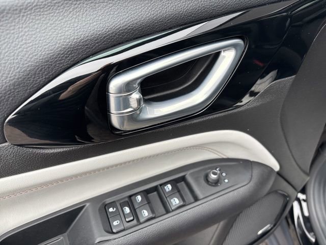 Used 2025 Jeep Compass Limited w/ Sun & Sound Group image 19