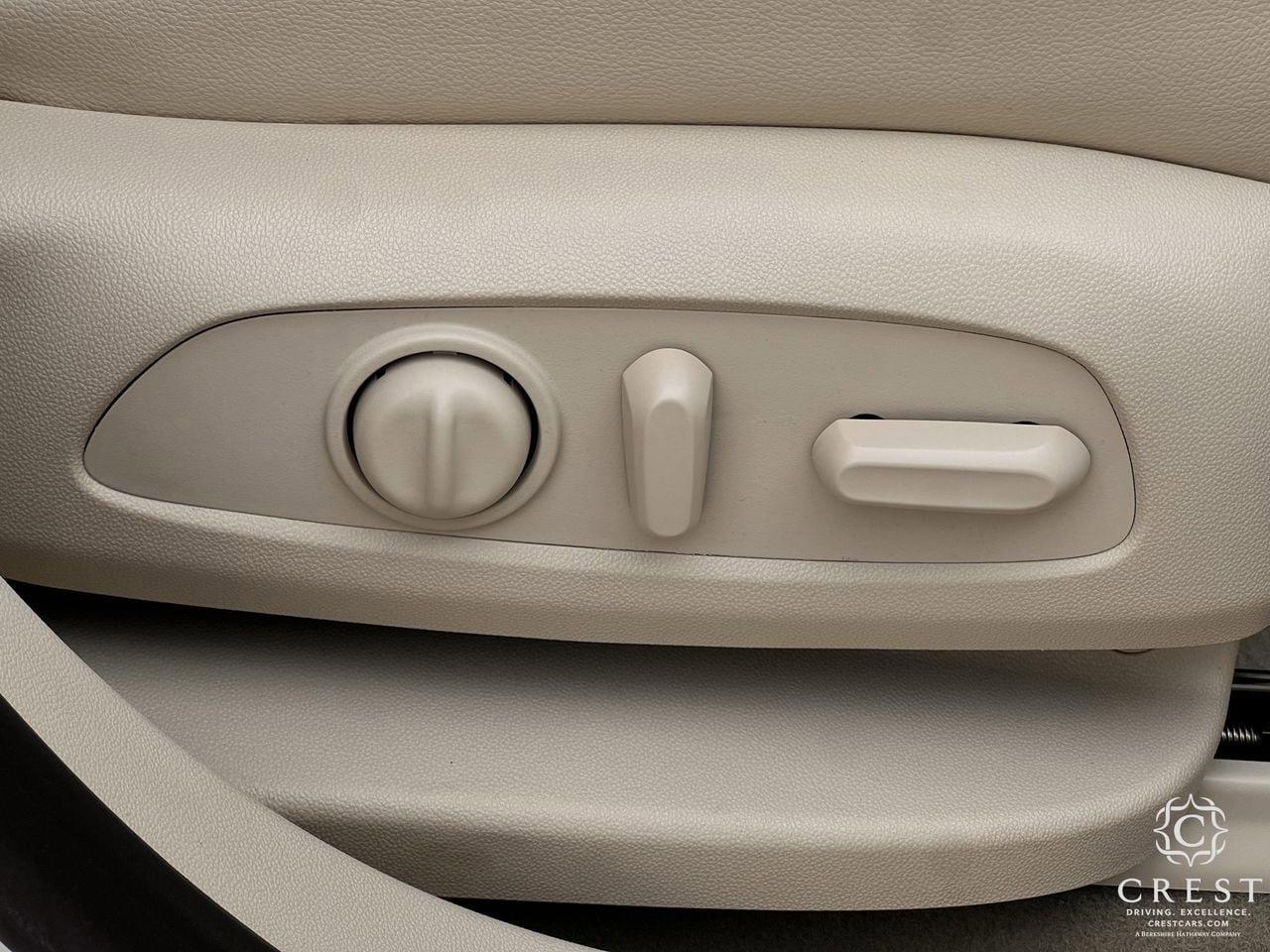 Used 2023 GMC Acadia Denali w/ Denali Ultimate Package image 27