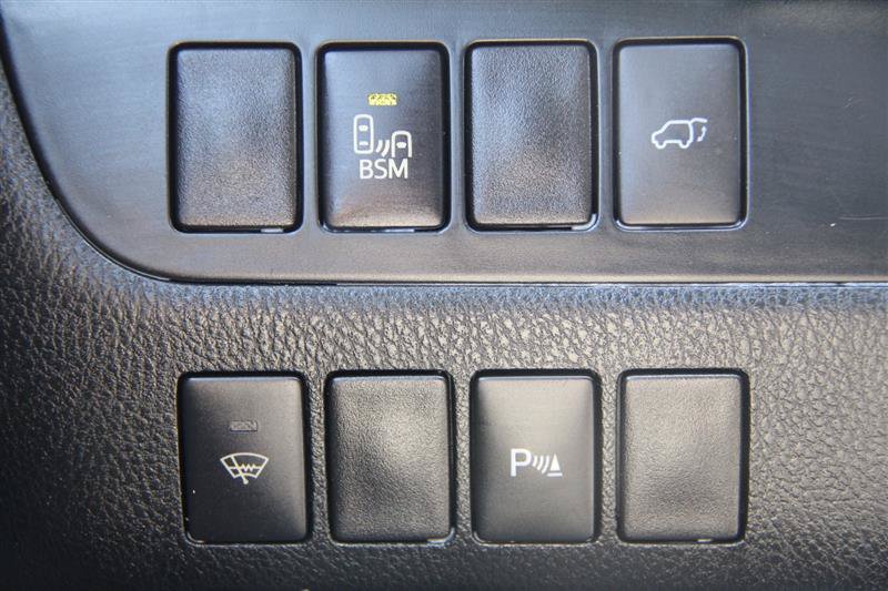 Used 2014 Toyota Highlander Limited FWD image 39