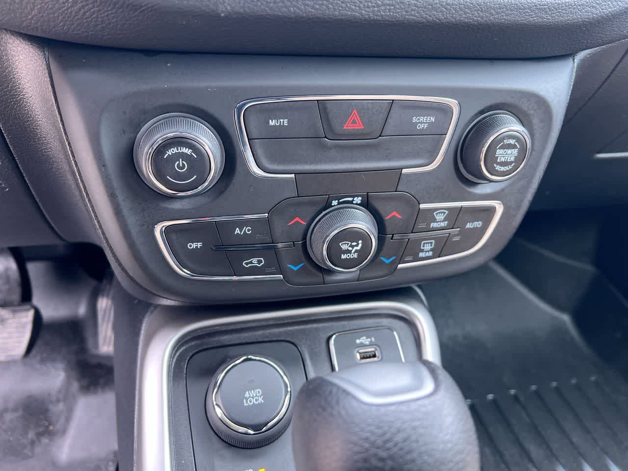 Used 2019 Jeep Compass Sport AWD/4WD image 19