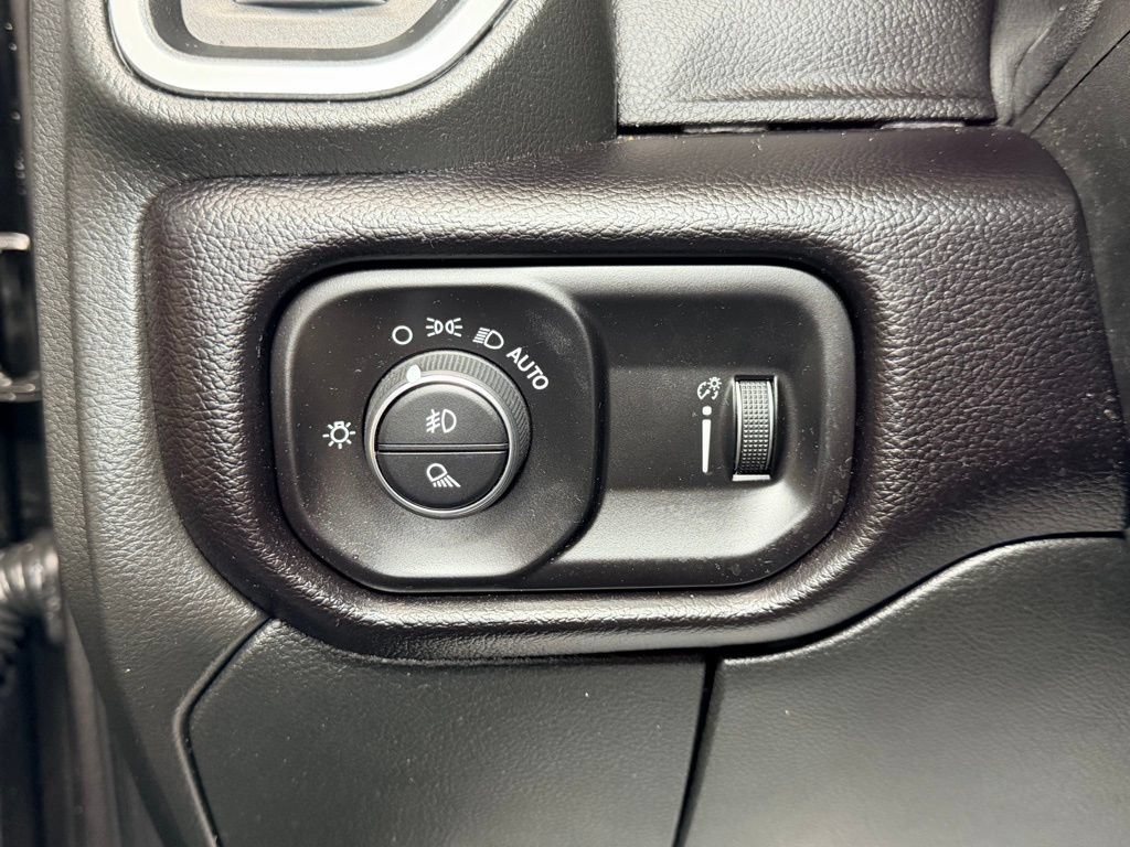 Used 2025 RAM 2500 Big Horn AWD/4WD image 5