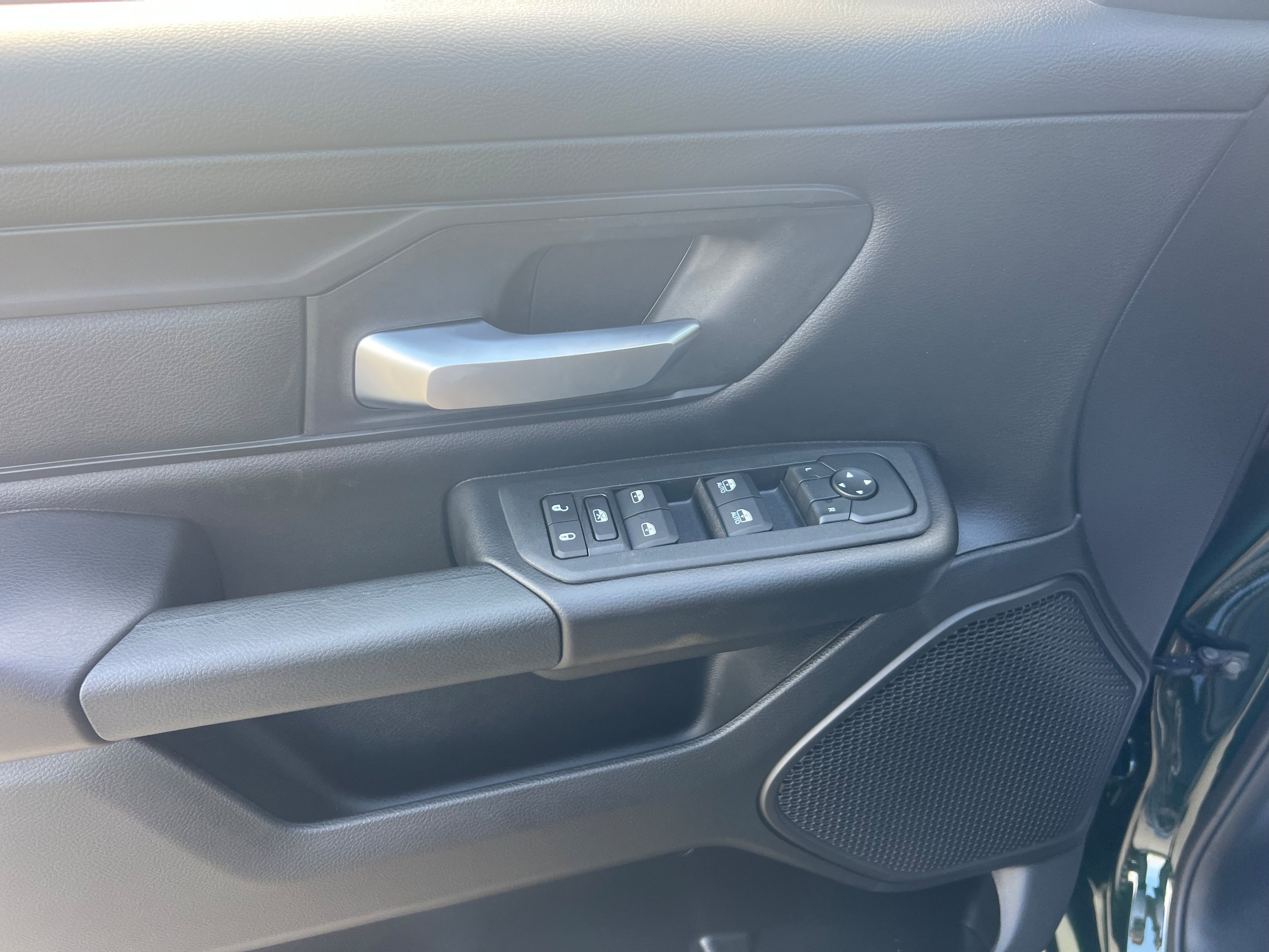 New 2026 RAM 1500 Express AWD/4WD image 11
