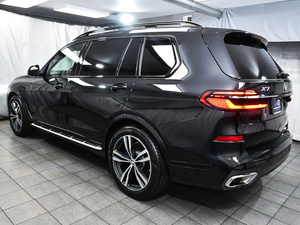 Used 2023 BMW X7 xDrive40i w/ M Sport Package AWD/4WD image 4