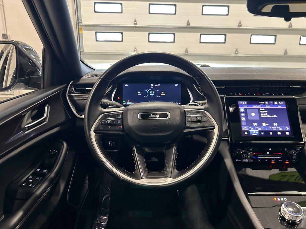 Used 2022 Jeep Grand Cherokee L Laredo AWD/4WD image 28