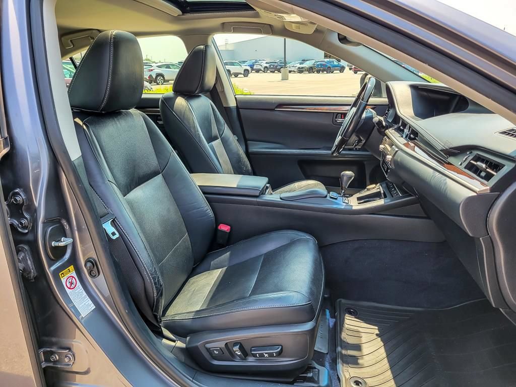 Used 2014 Lexus ES 350 w/ Luxury Package FWD image 33