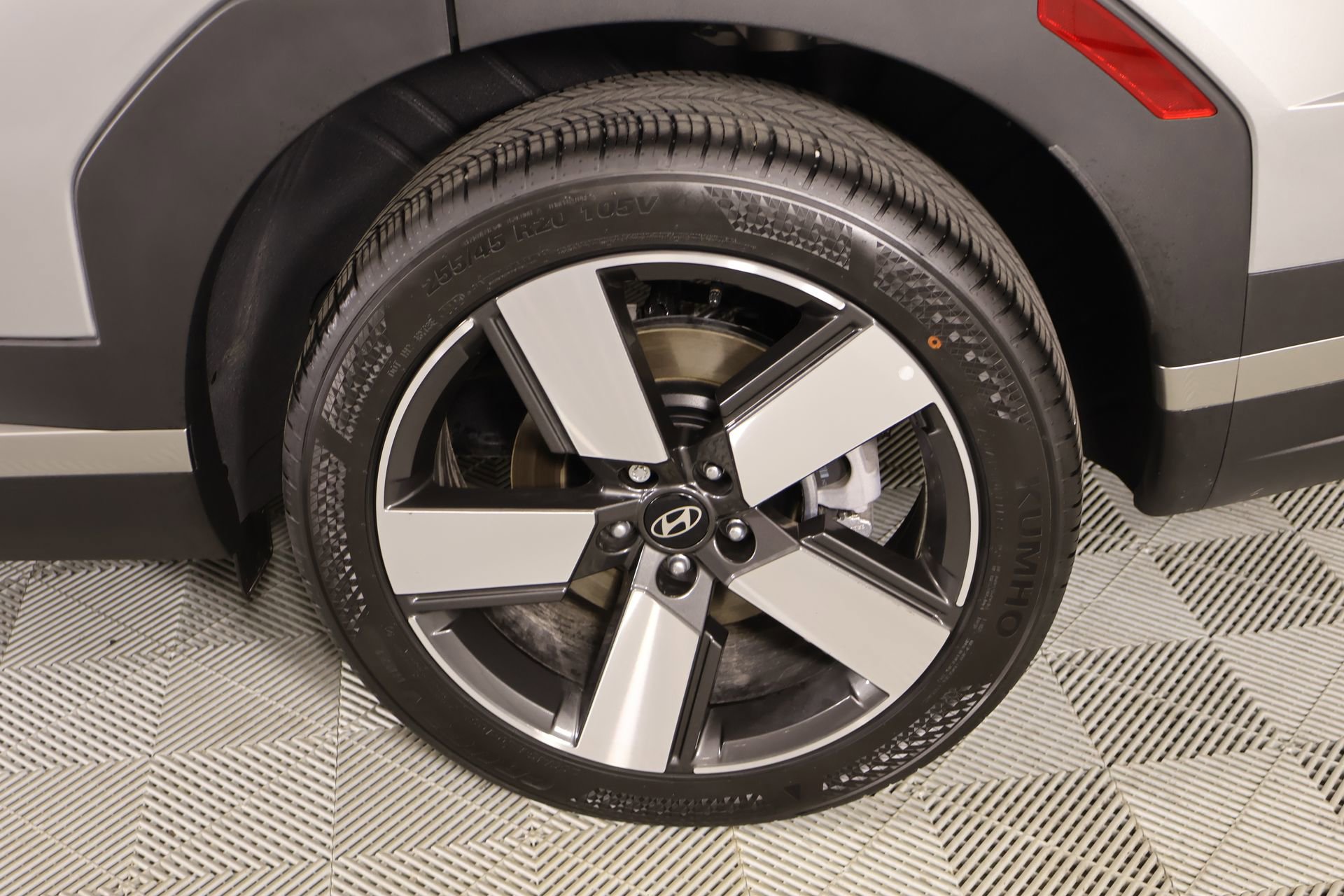 Certified 2025 Hyundai Santa Fe Limited image 21