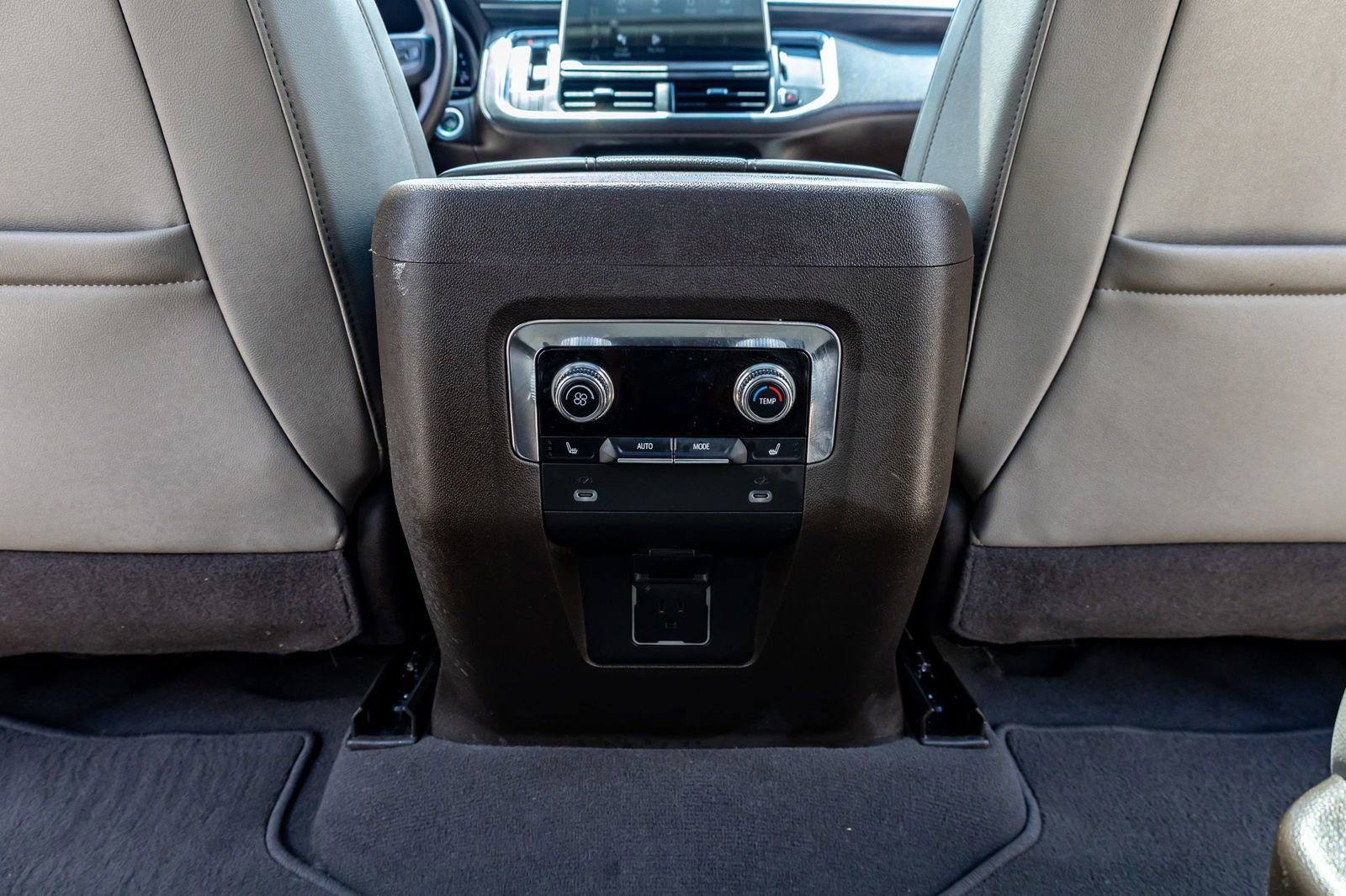Used 2022 GMC Yukon SLT w/ SLT Premium Package RWD image 33