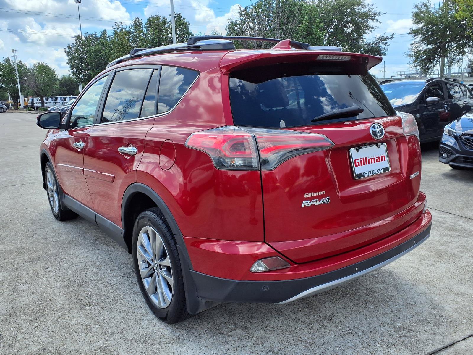 Used 2017 Toyota RAV4 Limited FWD image 3