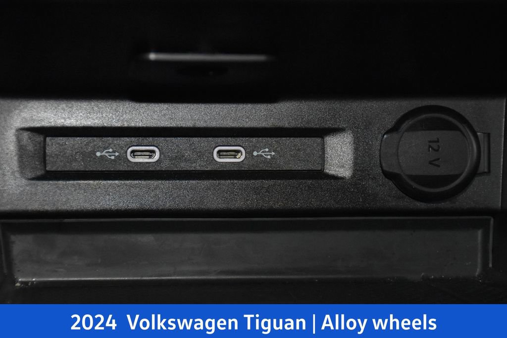 Used 2024 Volkswagen Tiguan SE R-Line image 22