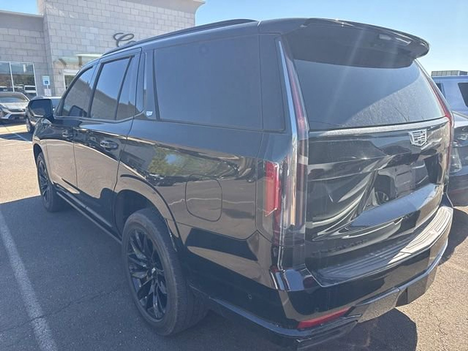 Used 2022 Cadillac Escalade Sport Platinum w/ LPO, ONYX Package AWD/4WD image 3