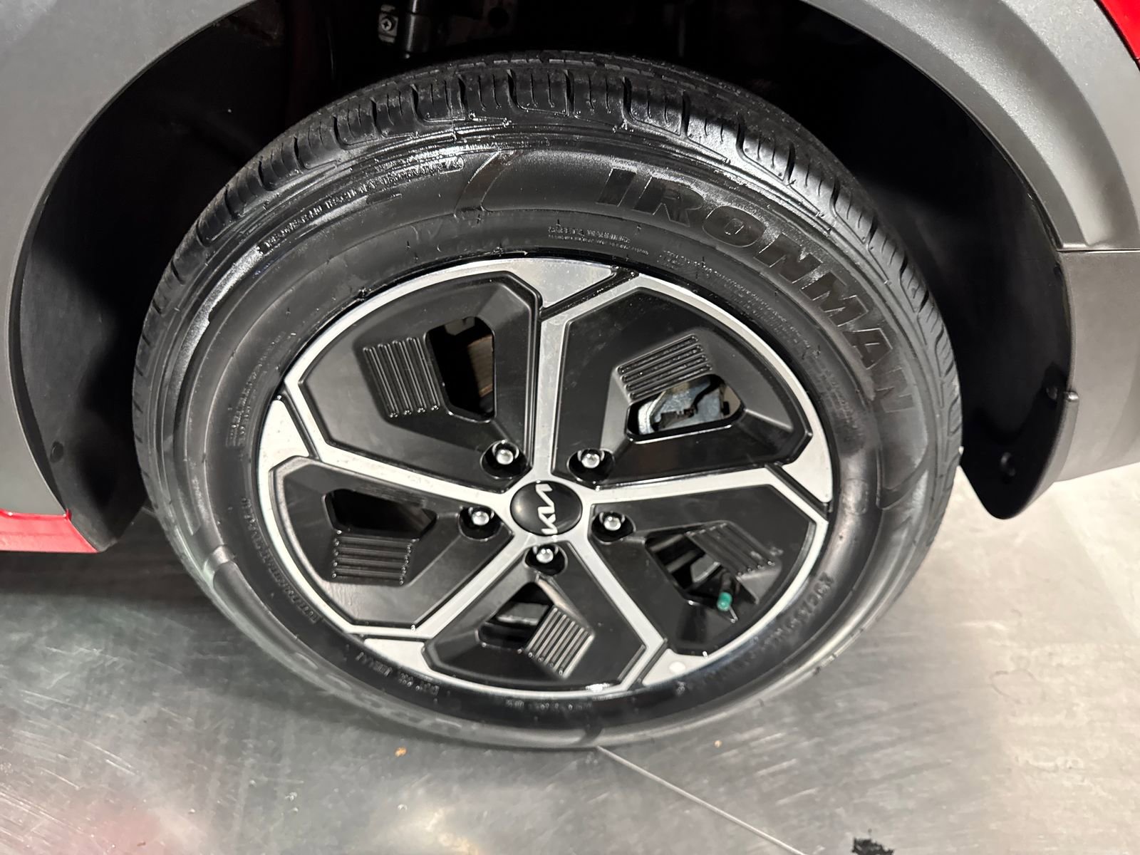 Certified 2023 Kia Niro EX image 6