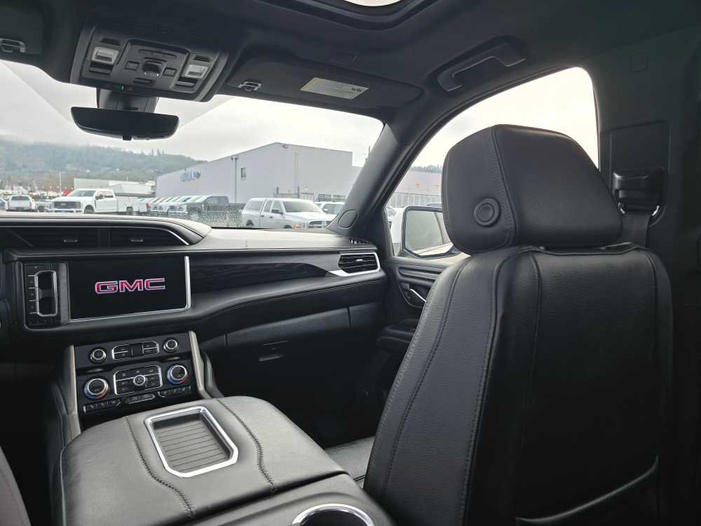 Used 2021 GMC Yukon XL Denali w/ Advanced Technology Package image 14