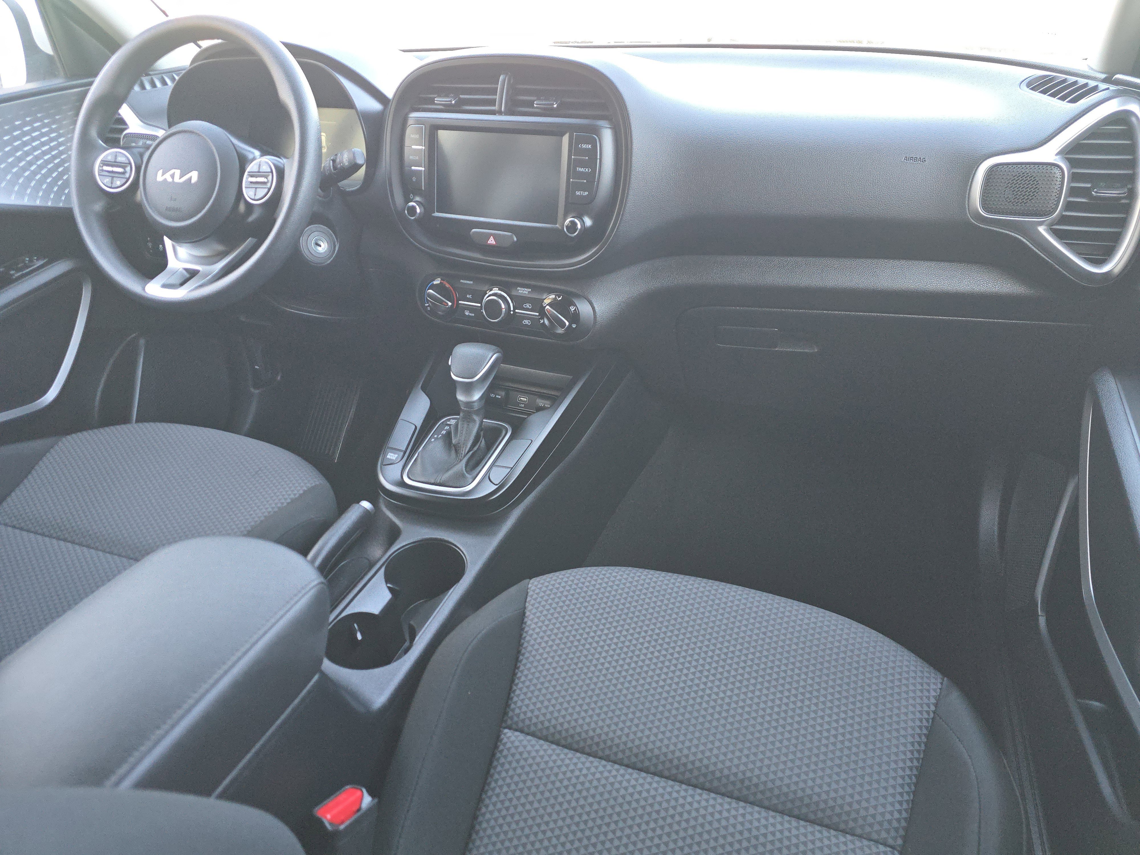 Used 2024 Kia Soul LX w/ Option Group 015 image 16