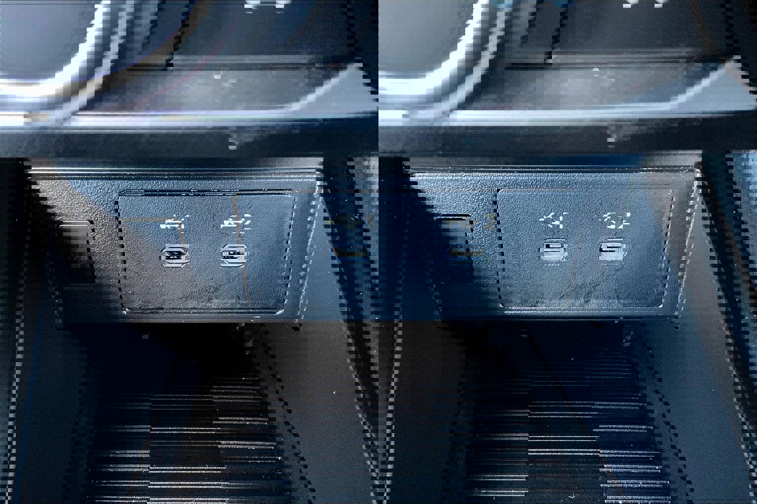 Used 2025 Nissan Kicks SV w/ SV Premium Package image 15