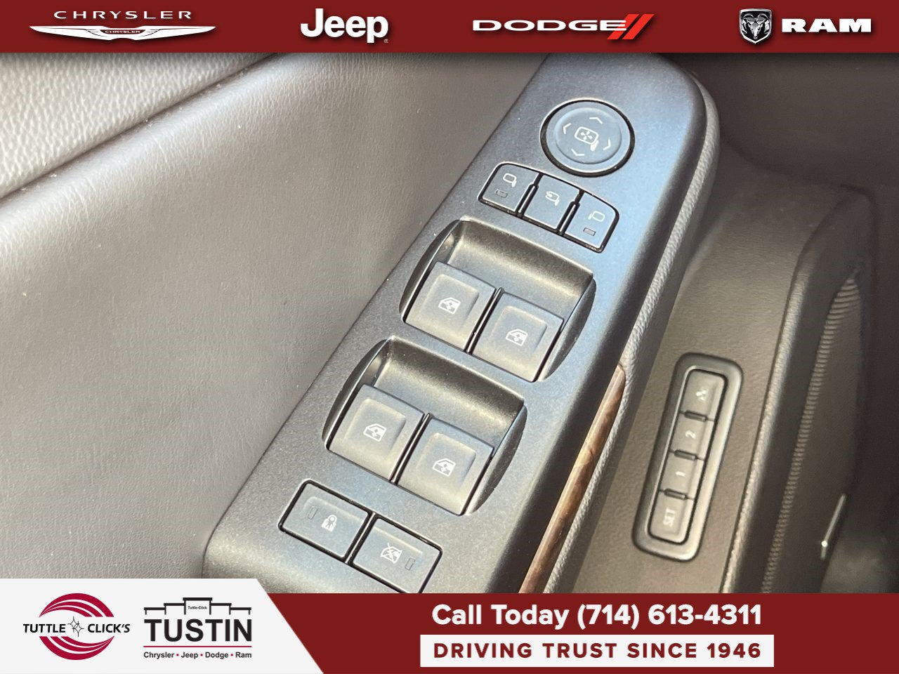 Used 2017 Chevrolet Suburban LT w/ LT Signature Package AWD/4WD image 28