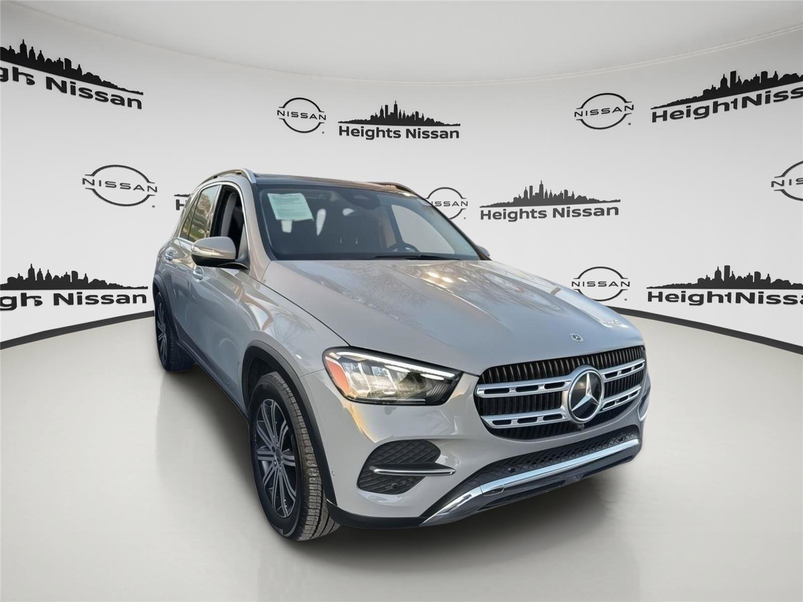 Used 2024 Mercedes-Benz GLE 450 4MATIC w/ Winter Package image 2