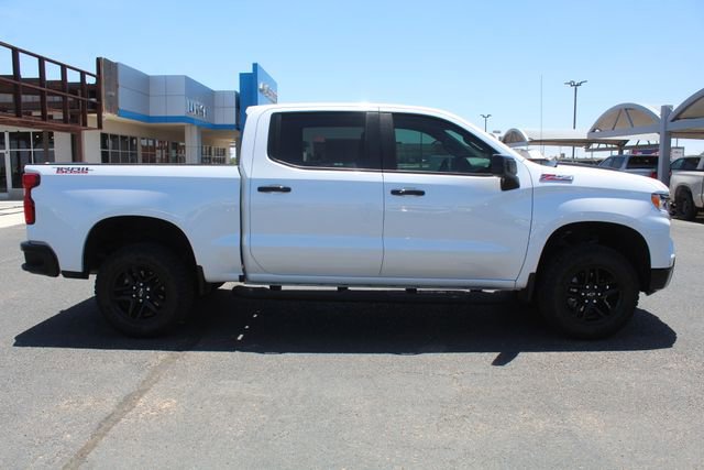 Used 2024 Chevrolet Silverado 1500 LT Trail Boss w/ Convenience Package II AWD/4WD image 2