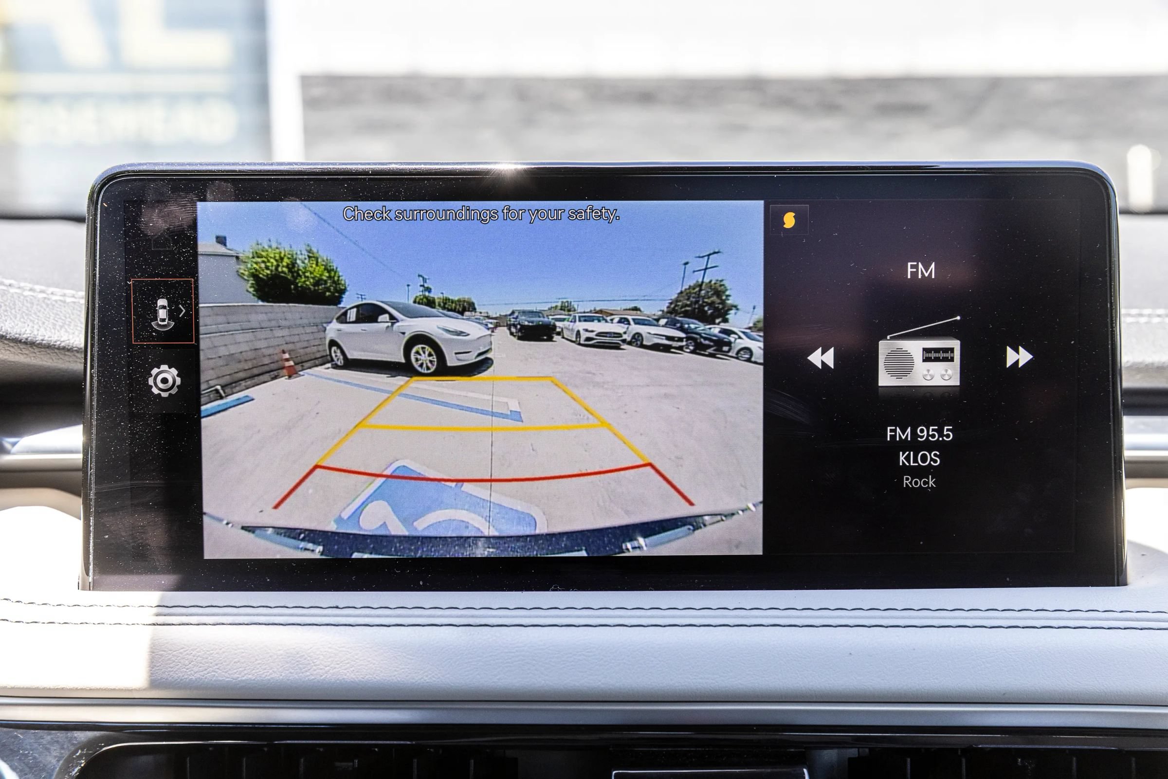 Used 2025 Genesis G70 2.5T RWD image 19