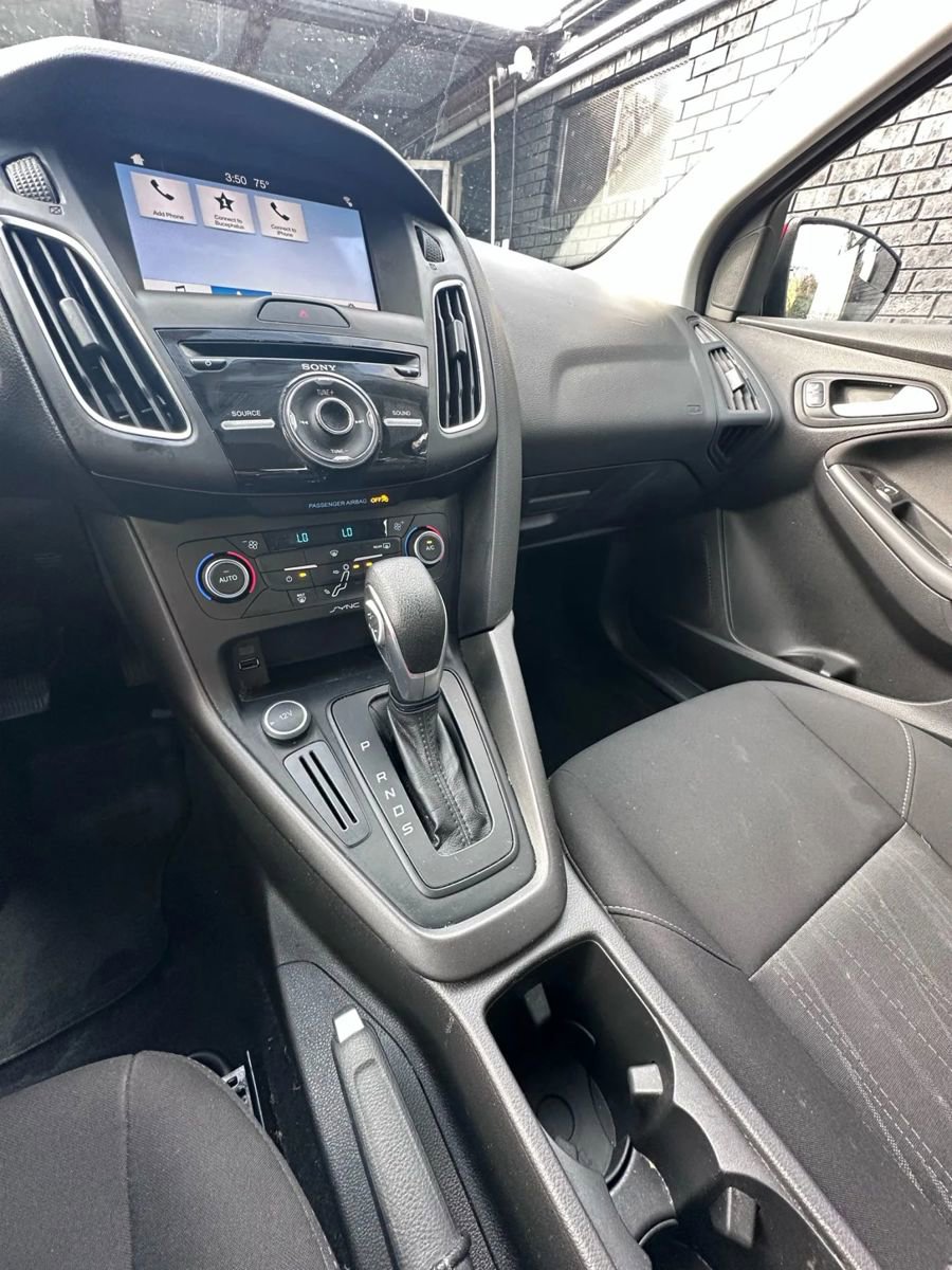 Used 2017 Ford Focus SEL image 9