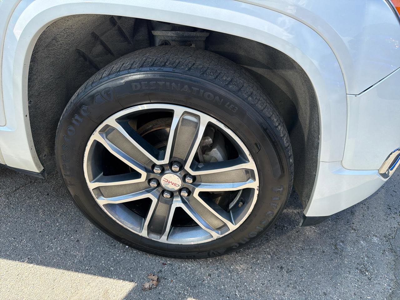Used 2017 GMC Acadia Denali w/ Technology Package AWD/4WD image 4