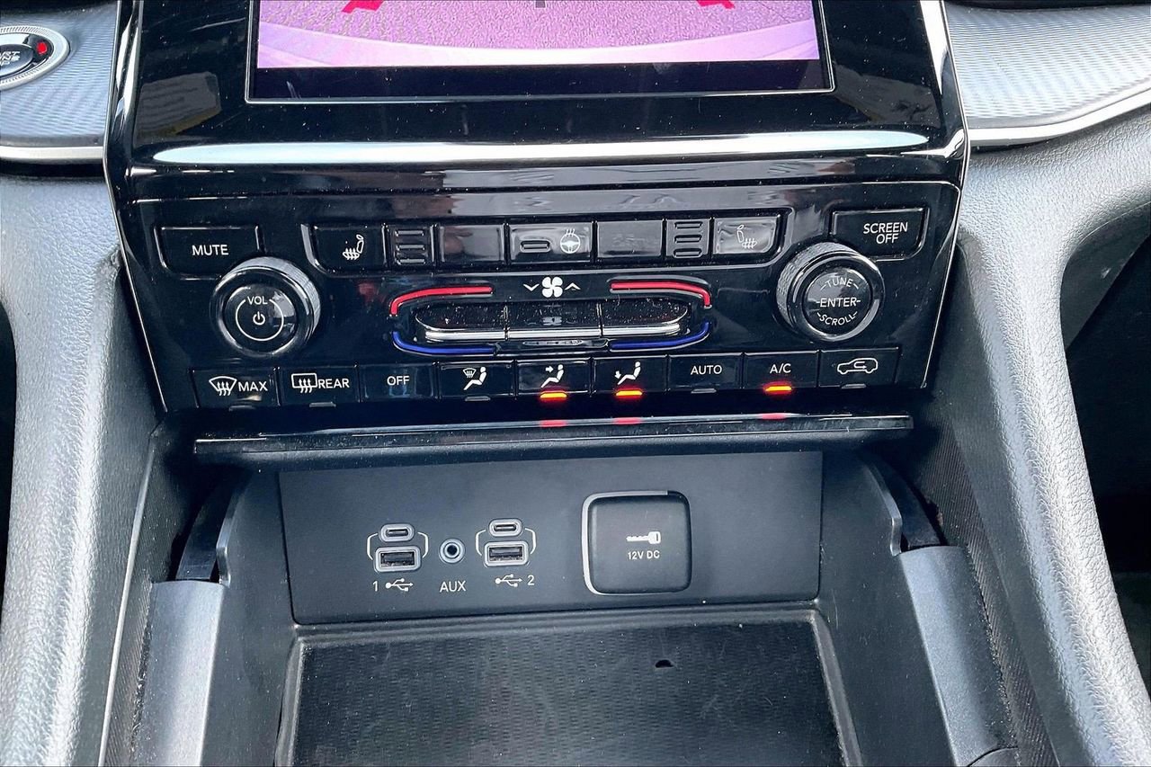 Certified 2025 Jeep Grand Cherokee Altitude image 18