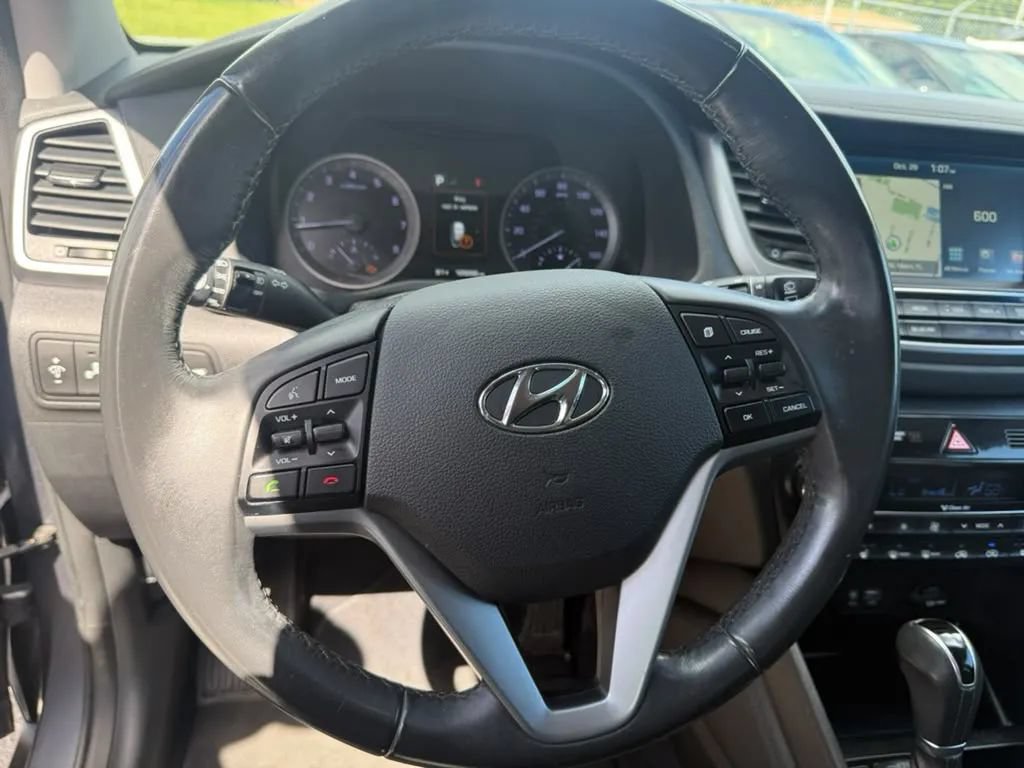 Used 2016 Hyundai Tucson Limited w/ Option Group 03 AWD/4WD image 16