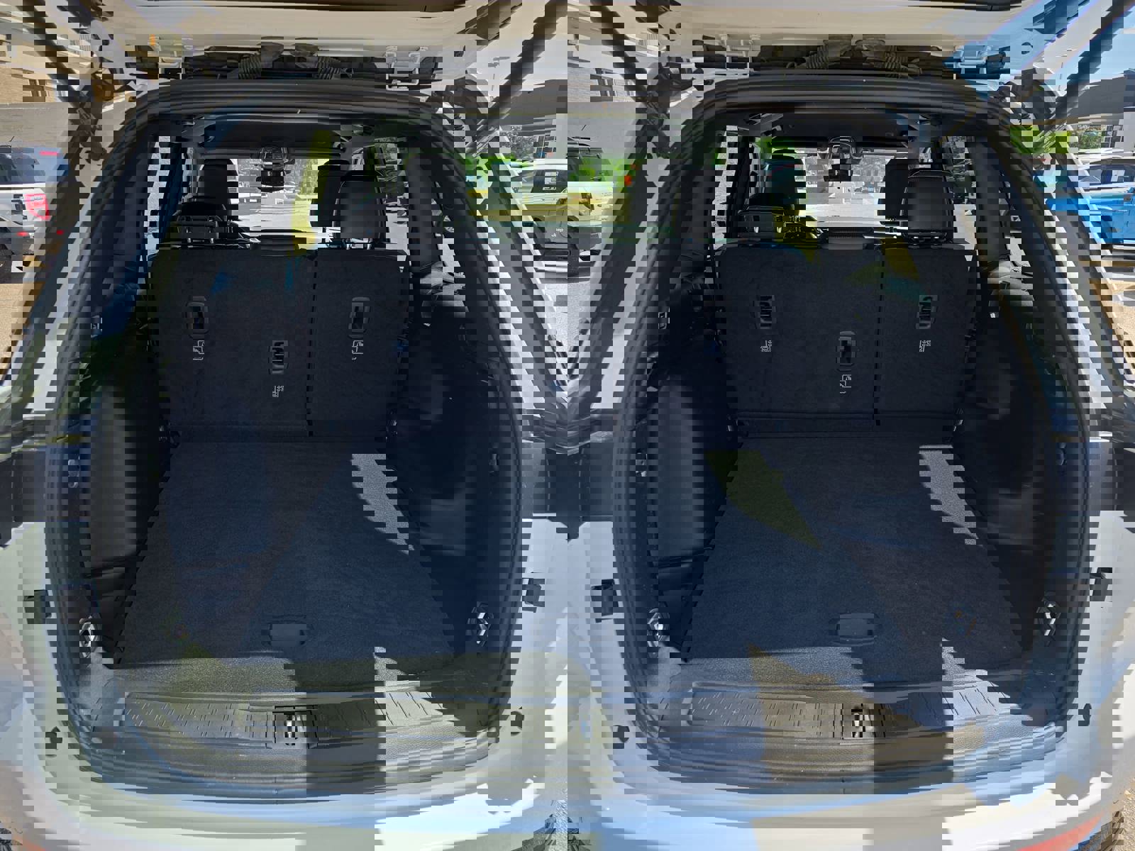 Used 2024 Jeep Grand Cherokee Altitude image 14