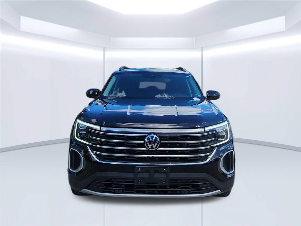Used 2025 Volkswagen Atlas SE AWD/4WD image 2