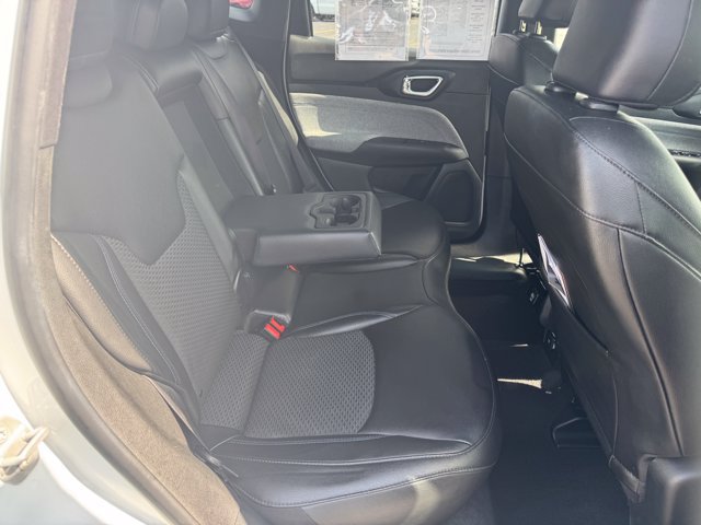 Certified 2024 Jeep Compass Latitude AWD/4WD image 16