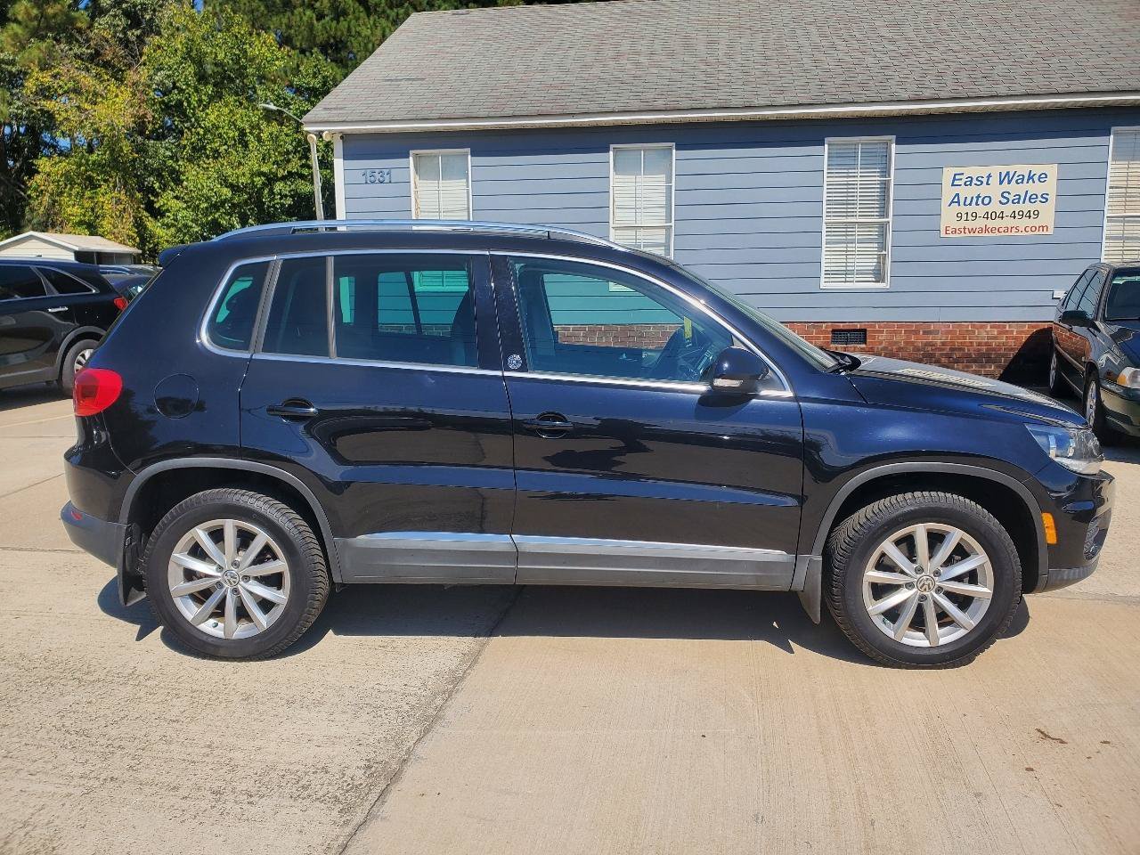 Used 2017 Volkswagen Tiguan Wolfsburg Edition AWD/4WD image 4