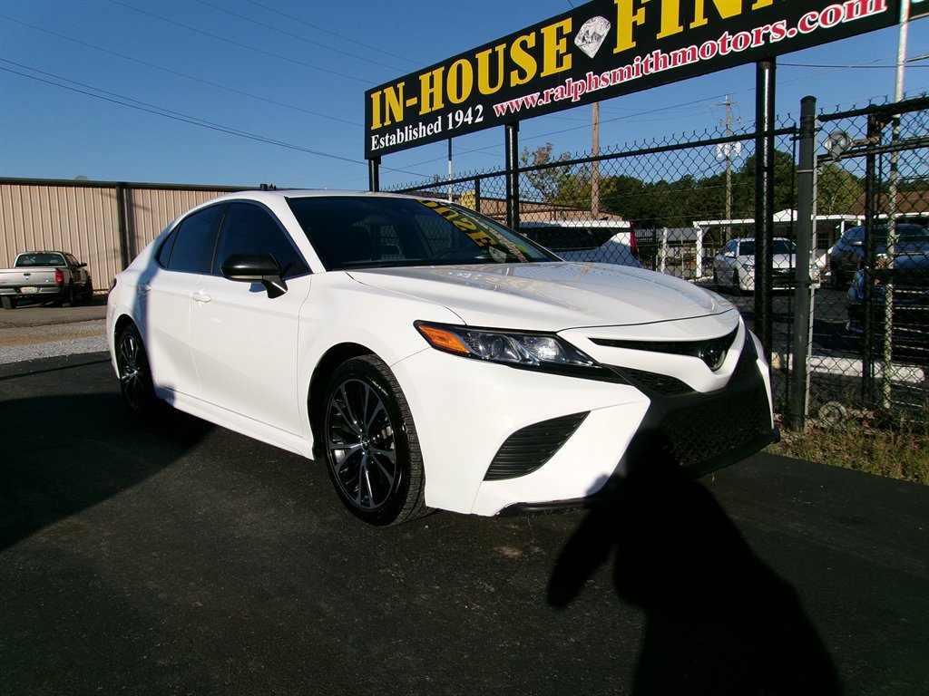 Used 2020 Toyota Camry SE image 5