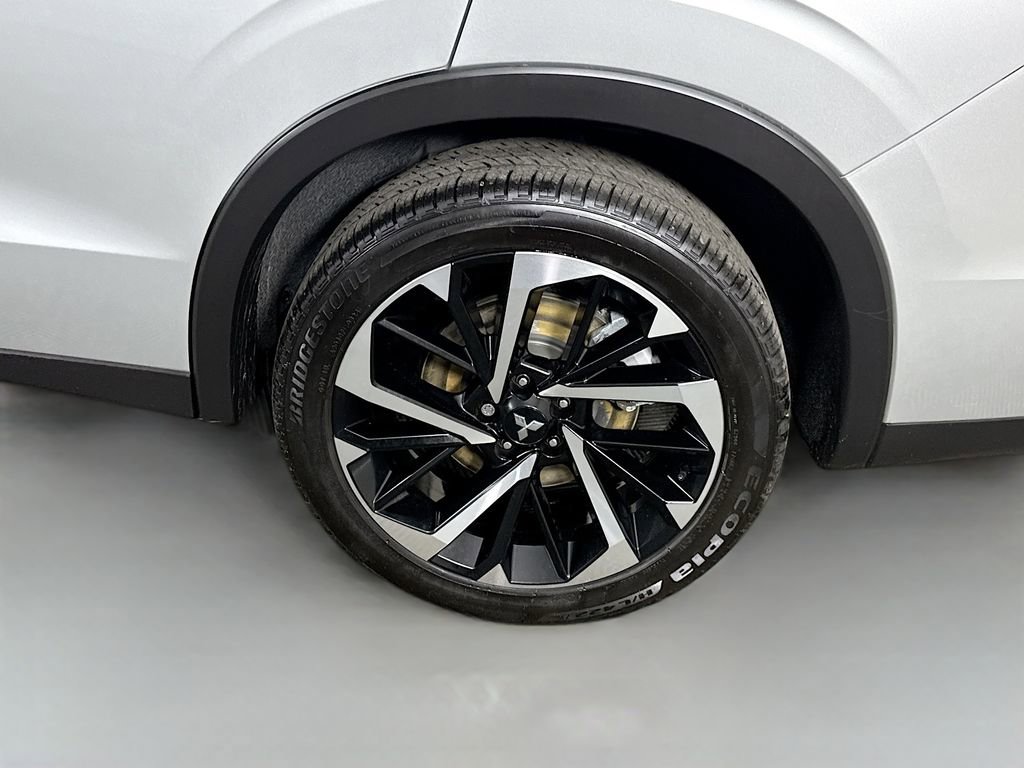 Used 2024 Mitsubishi Outlander SE Black Edition AWD/4WD image 37