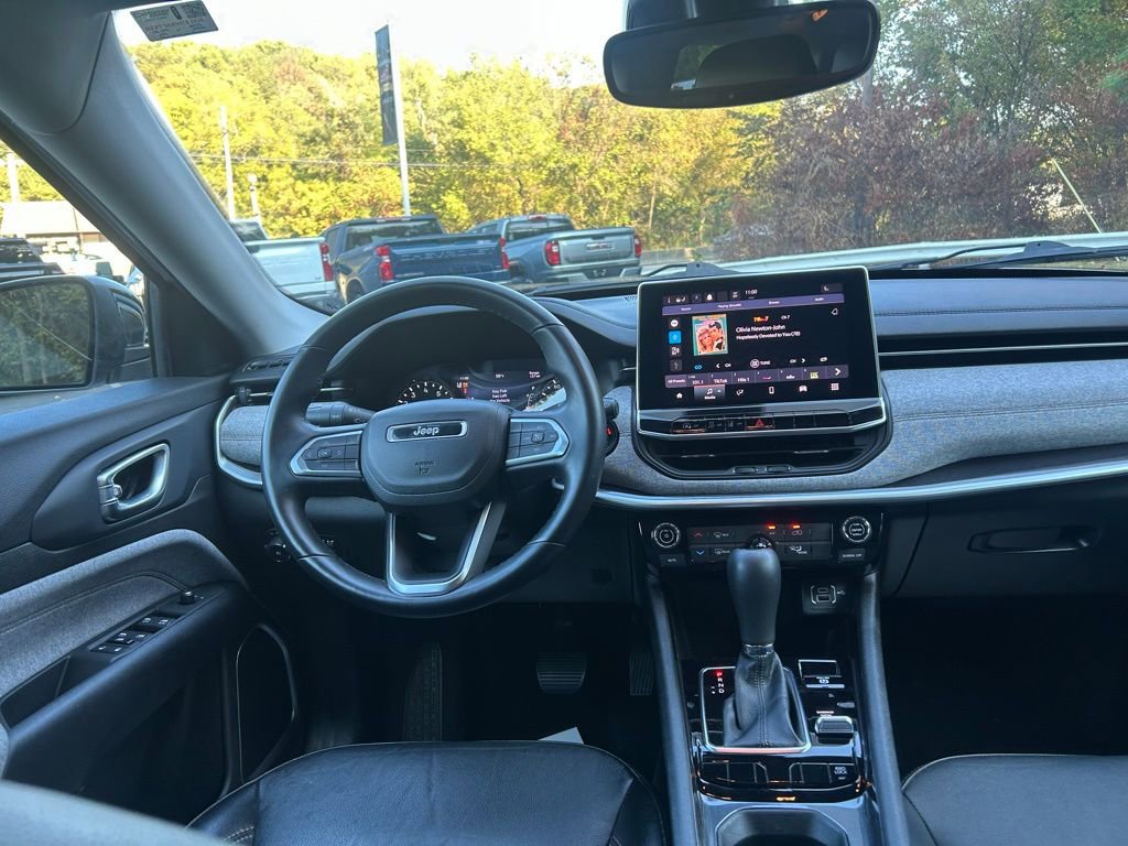 Used 2022 Jeep Compass Latitude image 16