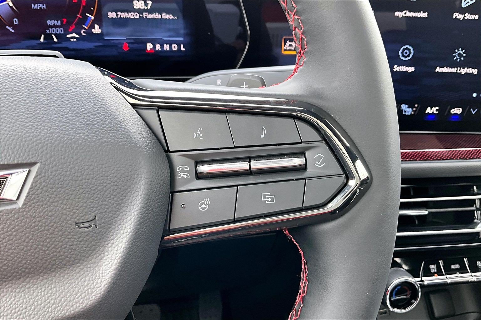 Used 2026 Chevrolet Traverse RS w/ LPO, Floor Liner Package AWD/4WD image 16