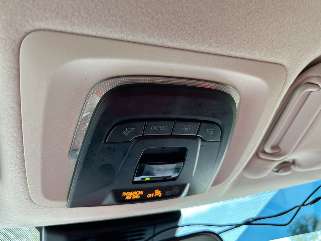 Used 2025 Toyota Corolla LE FWD image 22