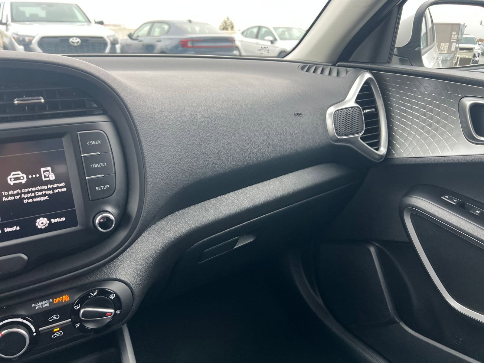 Used 2025 Kia Soul LX w/ LX Technology Package image 33