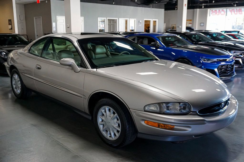Used 1997 Buick Riviera Supercharged Coupe image 4