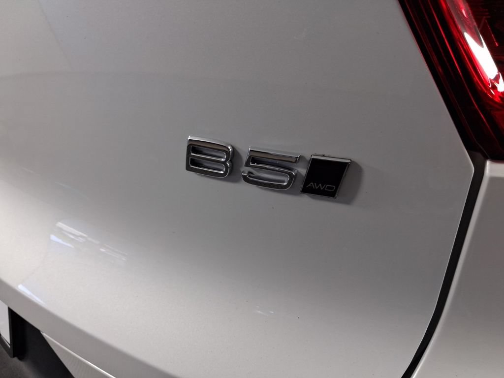 Certified 2026 Volvo XC40 B5 Plus AWD/4WD image 12