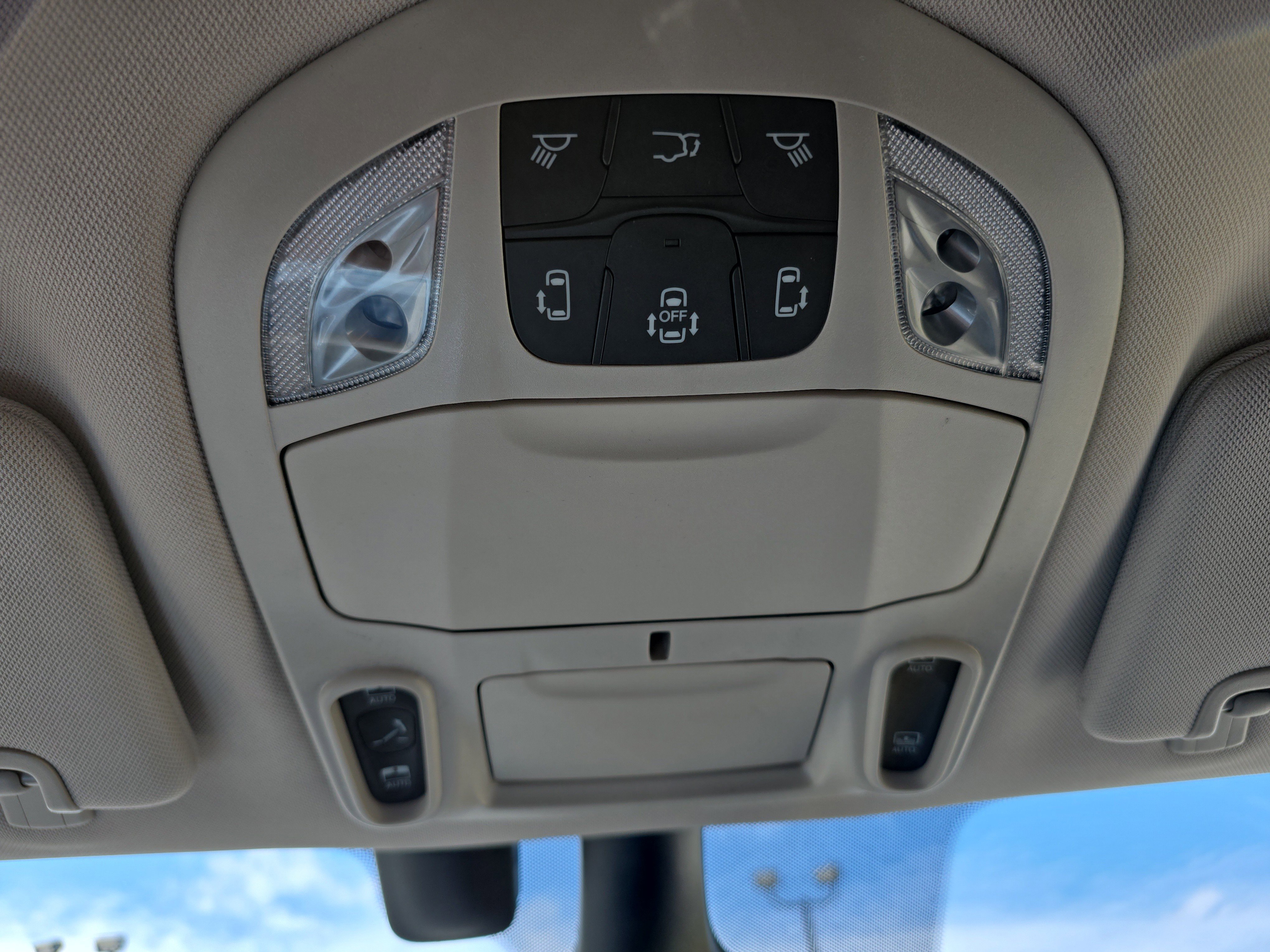 Used 2022 Chrysler Pacifica Touring-L image 36