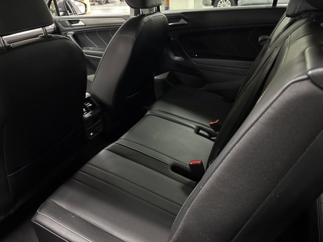 Used 2022 Volkswagen Tiguan SE image 13