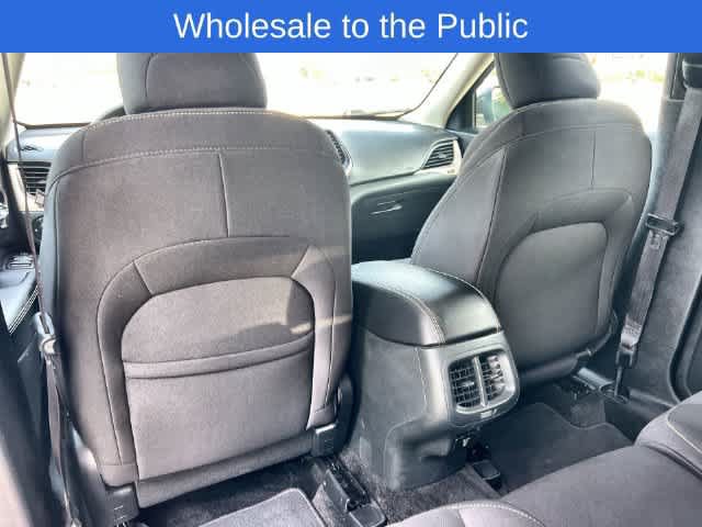 Used 2015 Jeep Cherokee Latitude w/ Comfort/Convenience Group FWD image 13