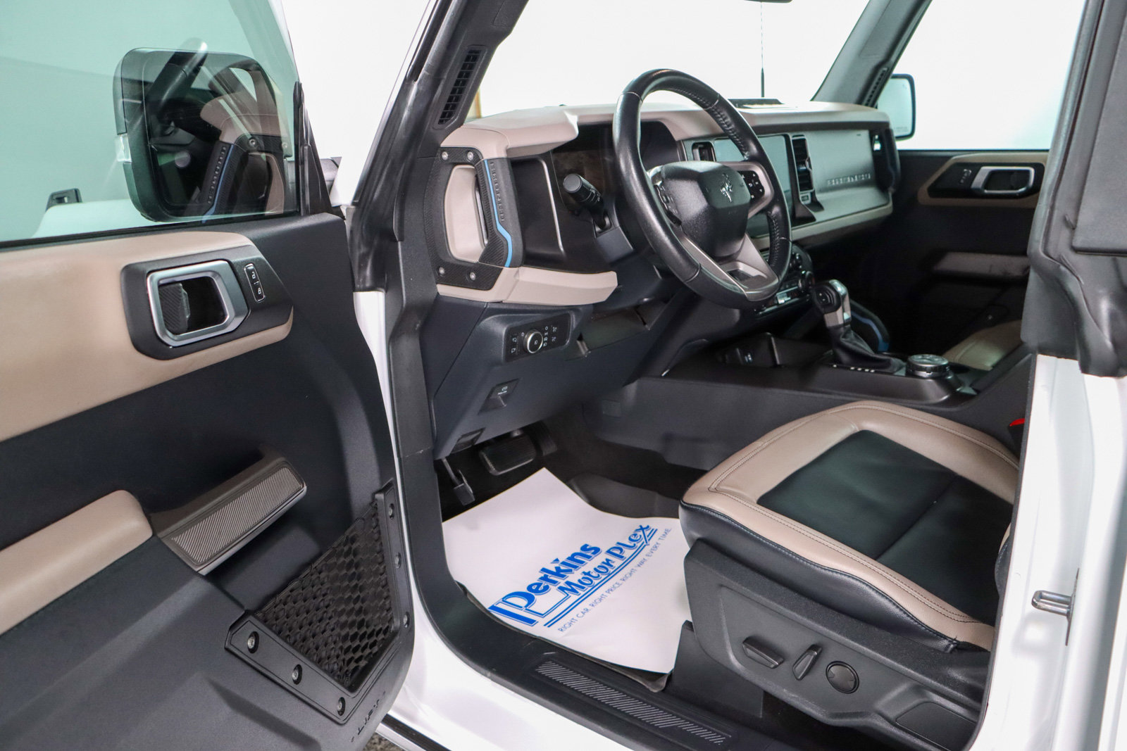 Used 2022 Ford Bronco Wildtrak image 3