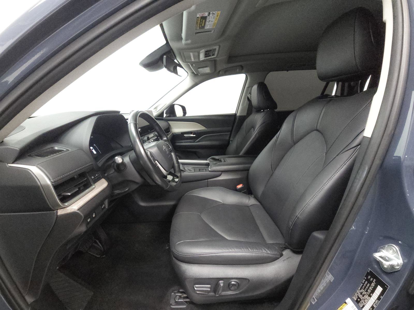 Certified 2024 Toyota Grand Highlander AWD image 4