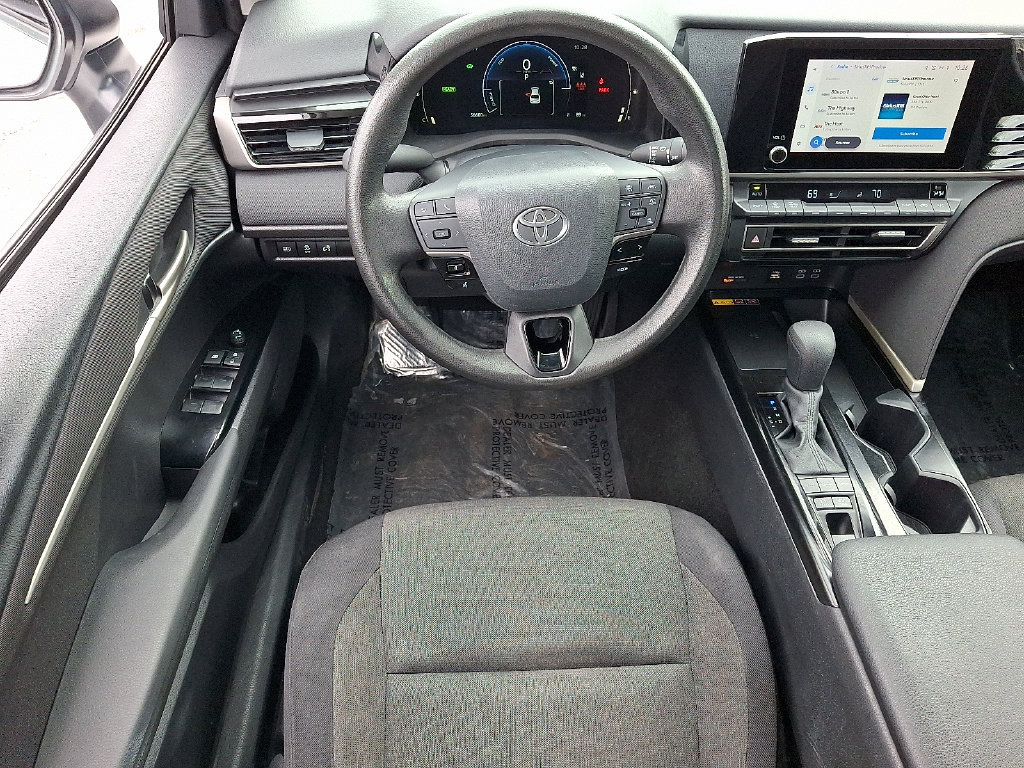 Used 2025 Toyota Camry LE FWD image 12