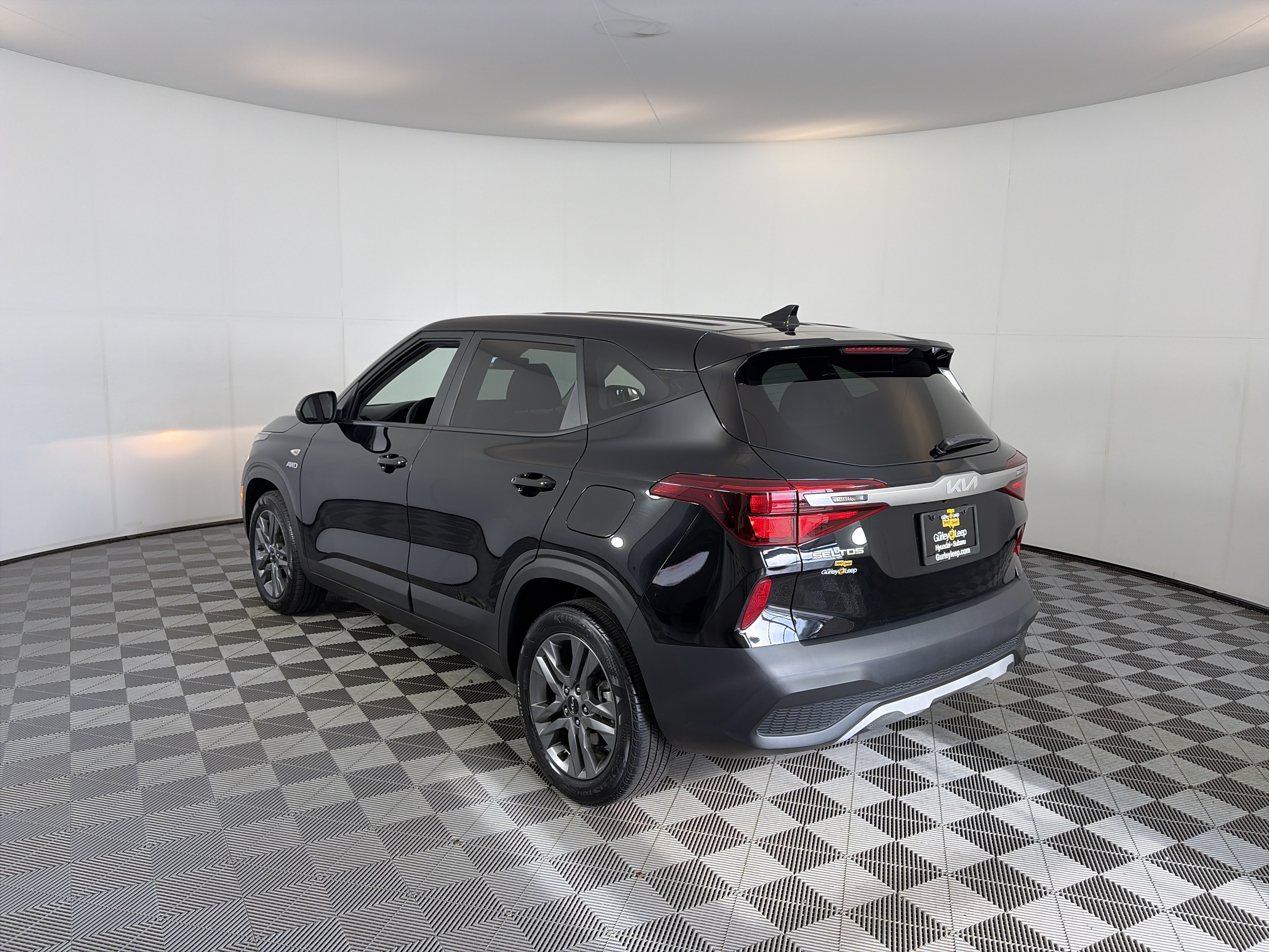 Used 2023 Kia Seltos LX AWD/4WD image 8
