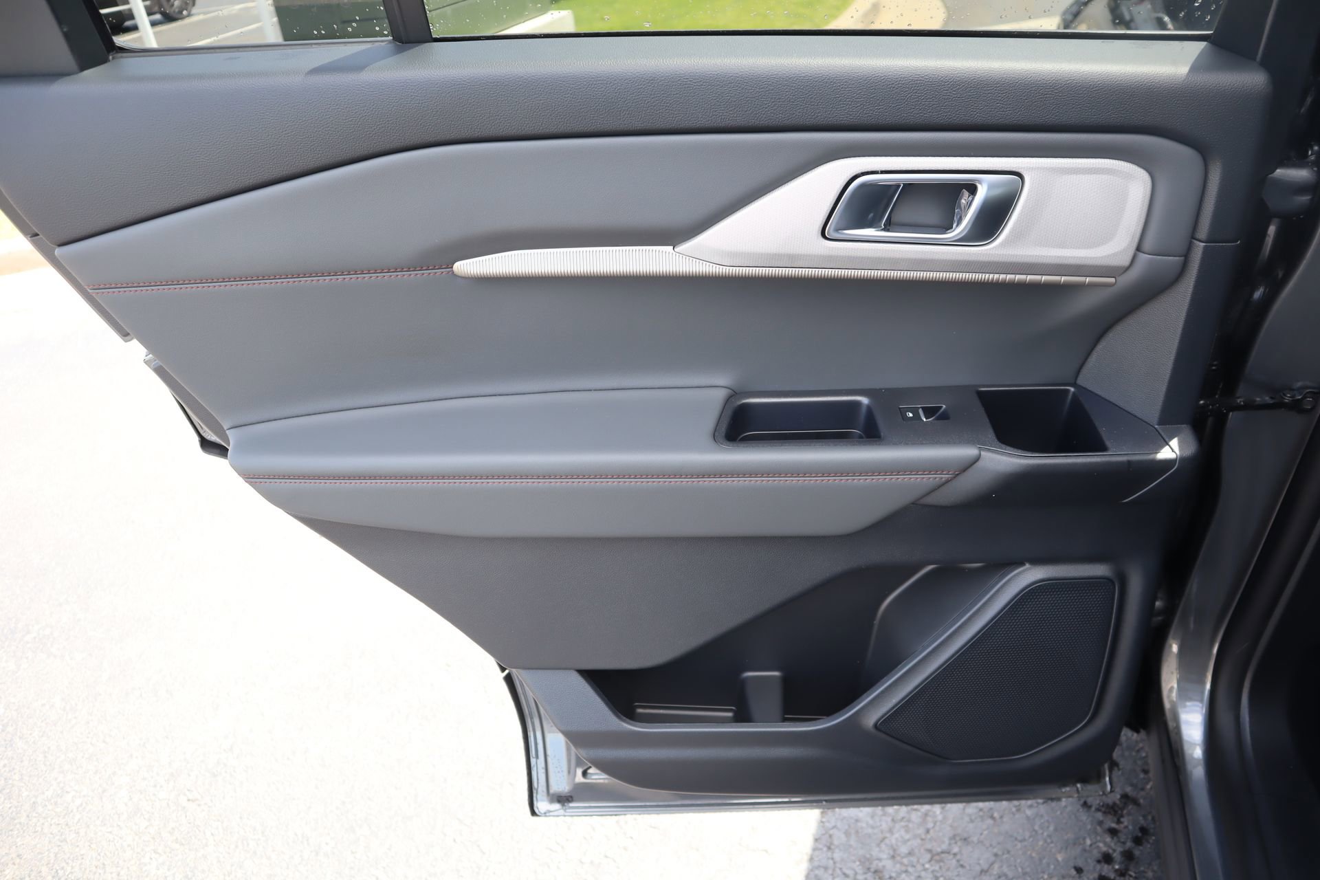 New 2026 Ford Explorer Active RWD image 17